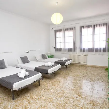 Villa Center